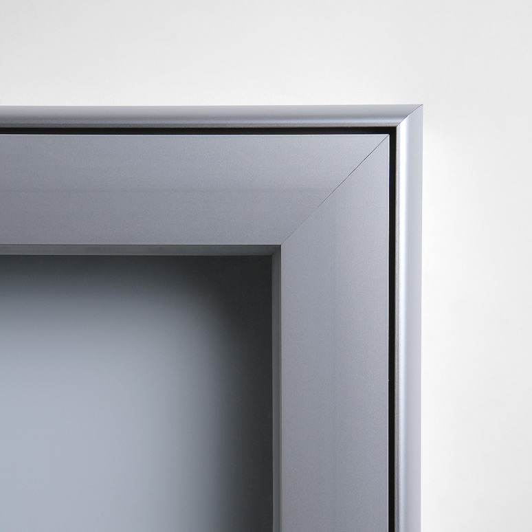 Vitrína 27xA4, robustný rám