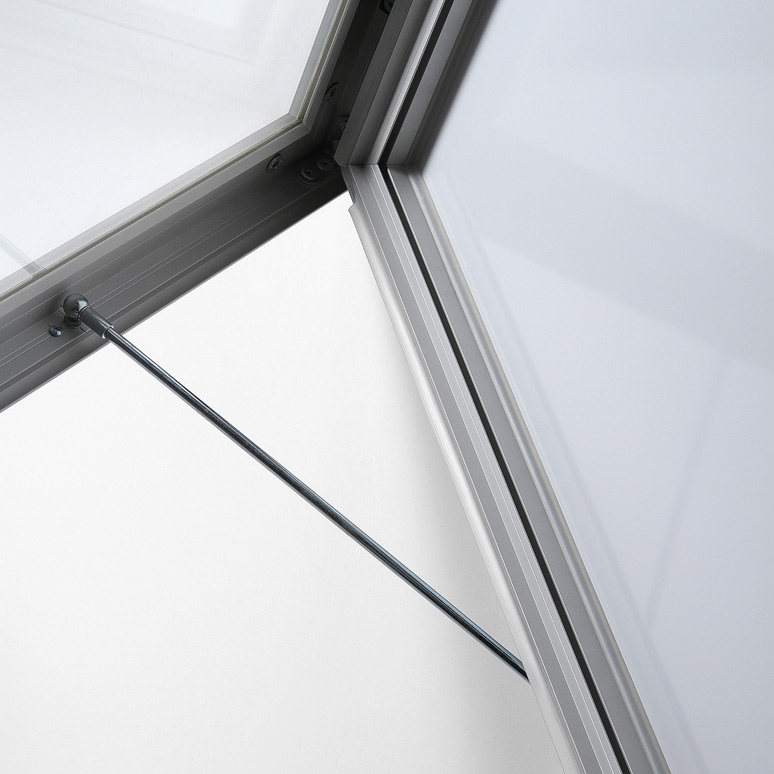 Vitrína 27xA4, strieborný elox