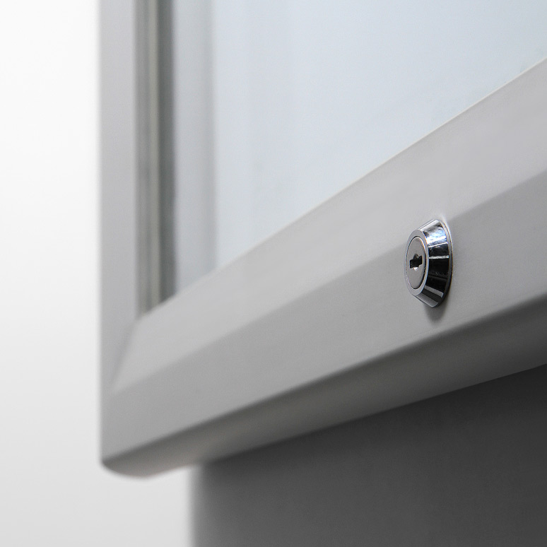 Vitrína 27xA4, strieborný elox